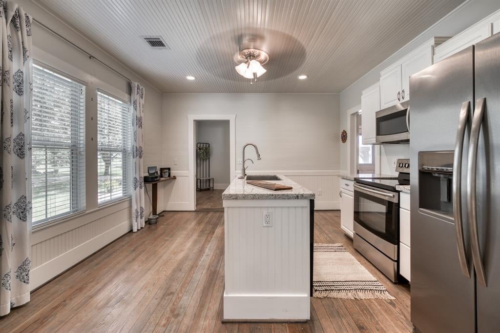 134 Houston St New Ulm, Tx 78950