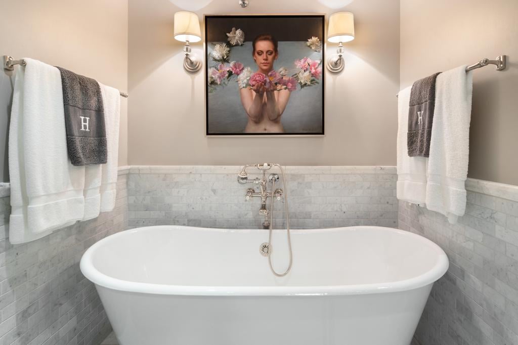 Premiere Gold Coast Condo: 1040 N. Lake Shore #18B