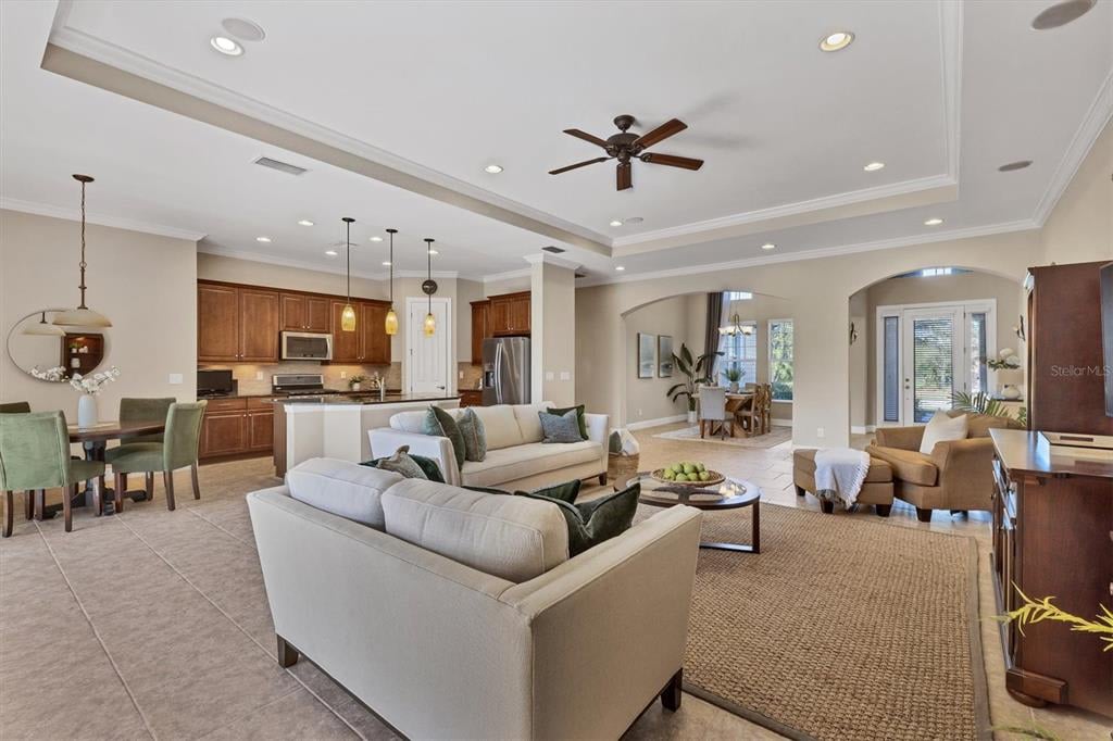 5211 Lake Overlook Ave, Bradenton, FL 34208