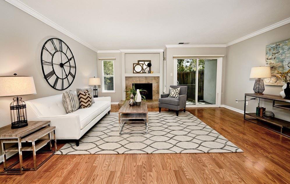 414 Old Orchard Ct ~ Briar Chase