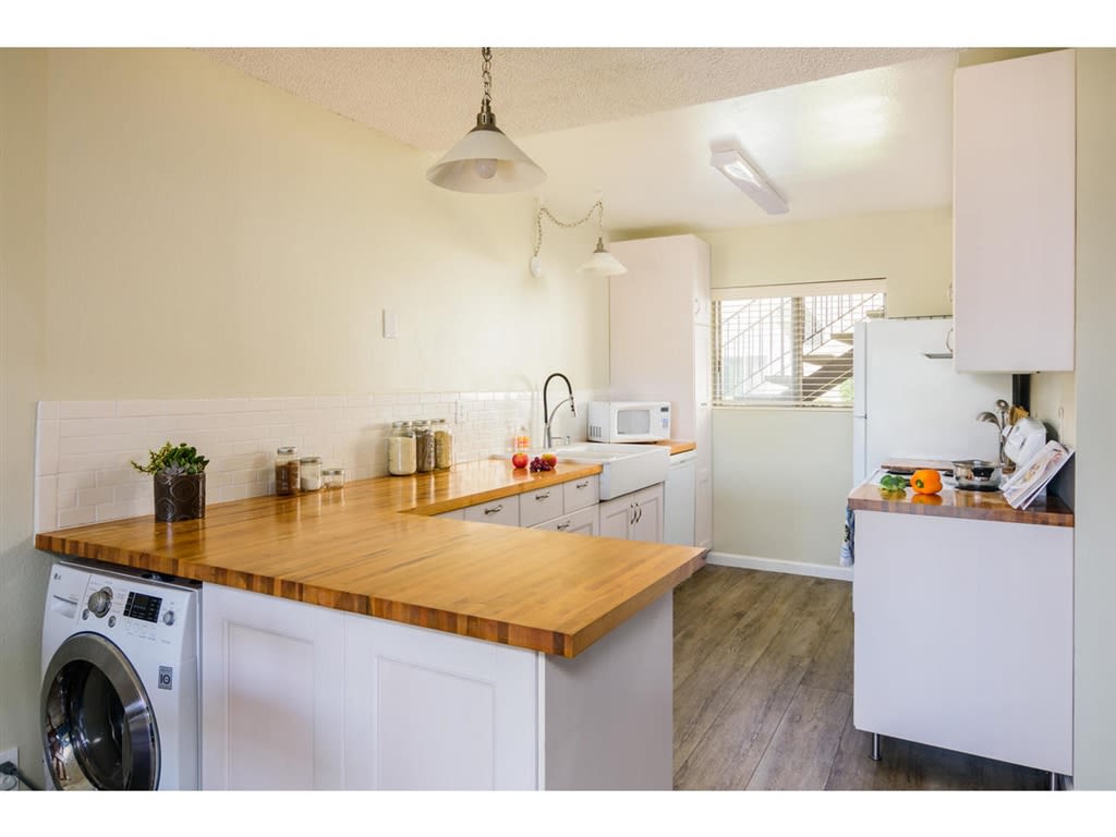 8220 Vincetta Dr, #12