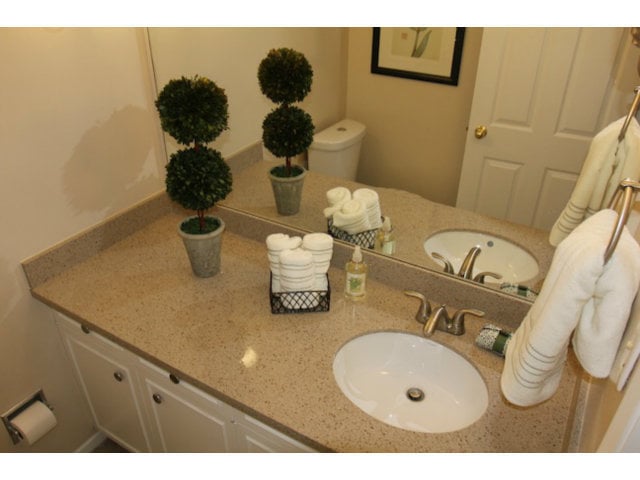 3300 Bay Ct
