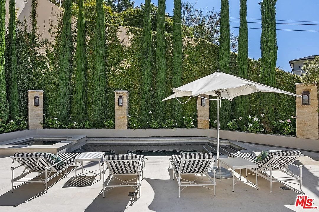 Paradise Retreat