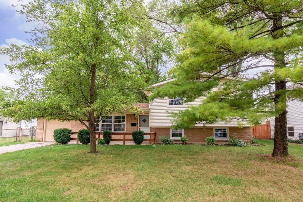 7418 Brookside Dr., Hanover Park, IL 60133