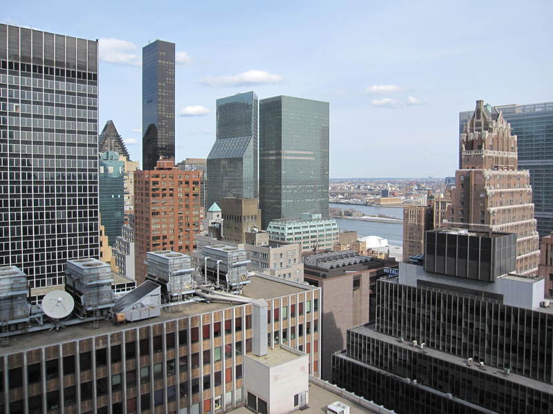 235 east 40th Street, 33F