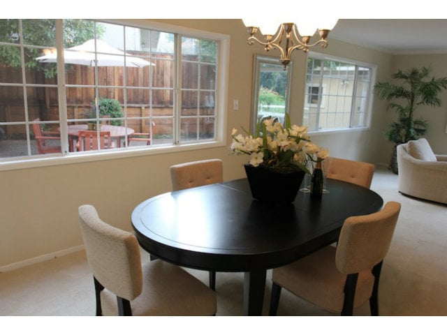 3300 Bay Ct