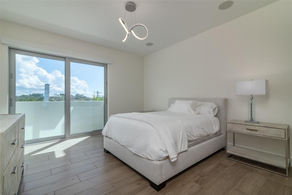 4750 Ocean Blvd, #202