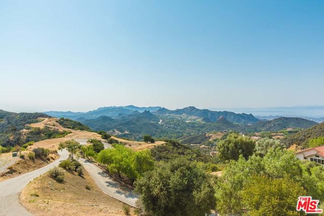 940 Latigo Canyon