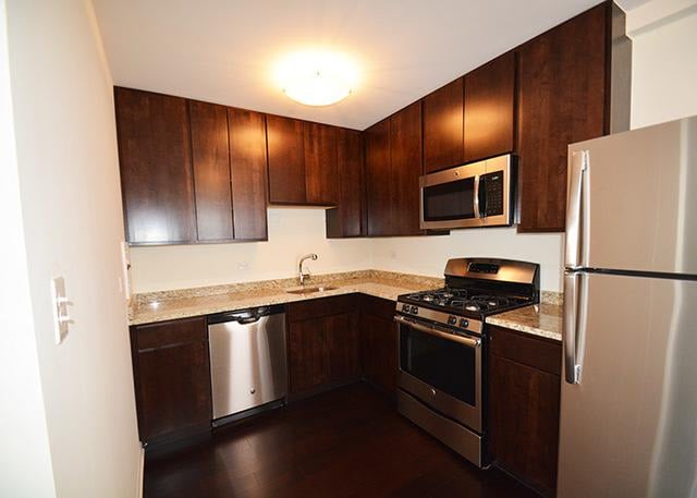 2409 W Balmoral Ave #1B