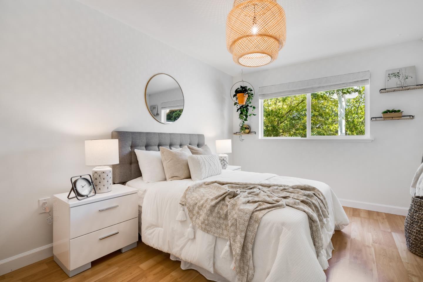 15720 Loma Vista Ave, Los Gatos, CA 95032-3637