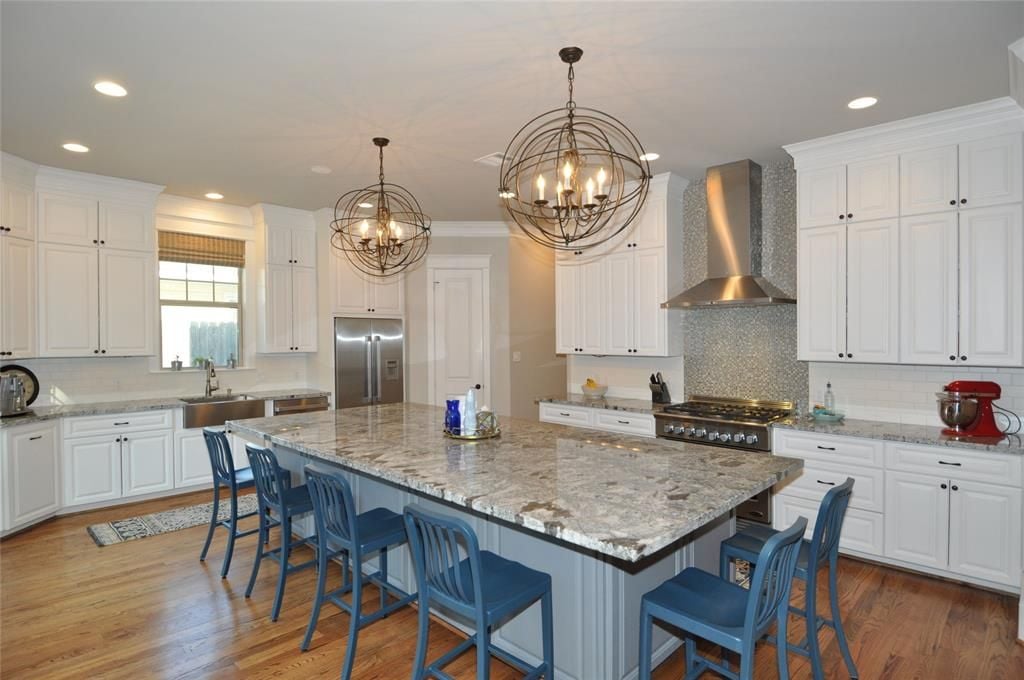 1331 Chippendale Rd