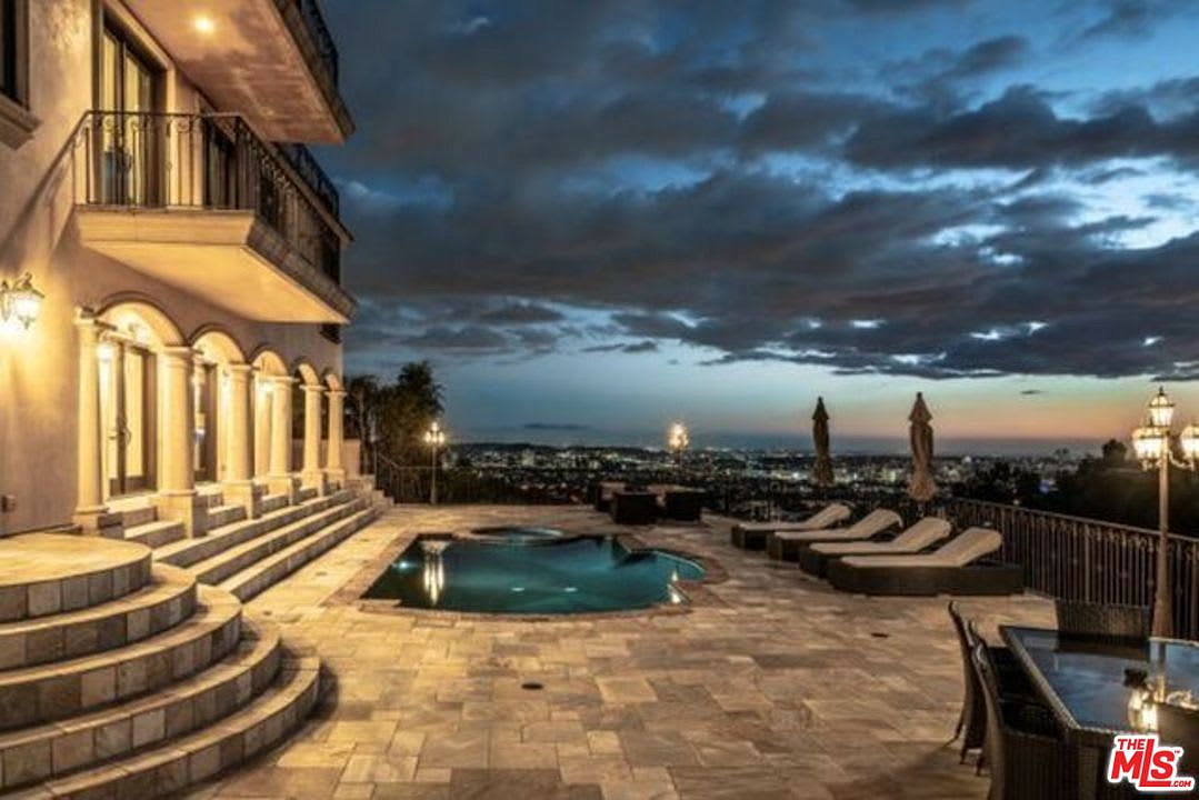 Symphony Grandeur