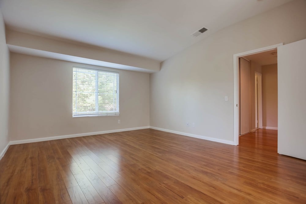 247 Glendale Ave