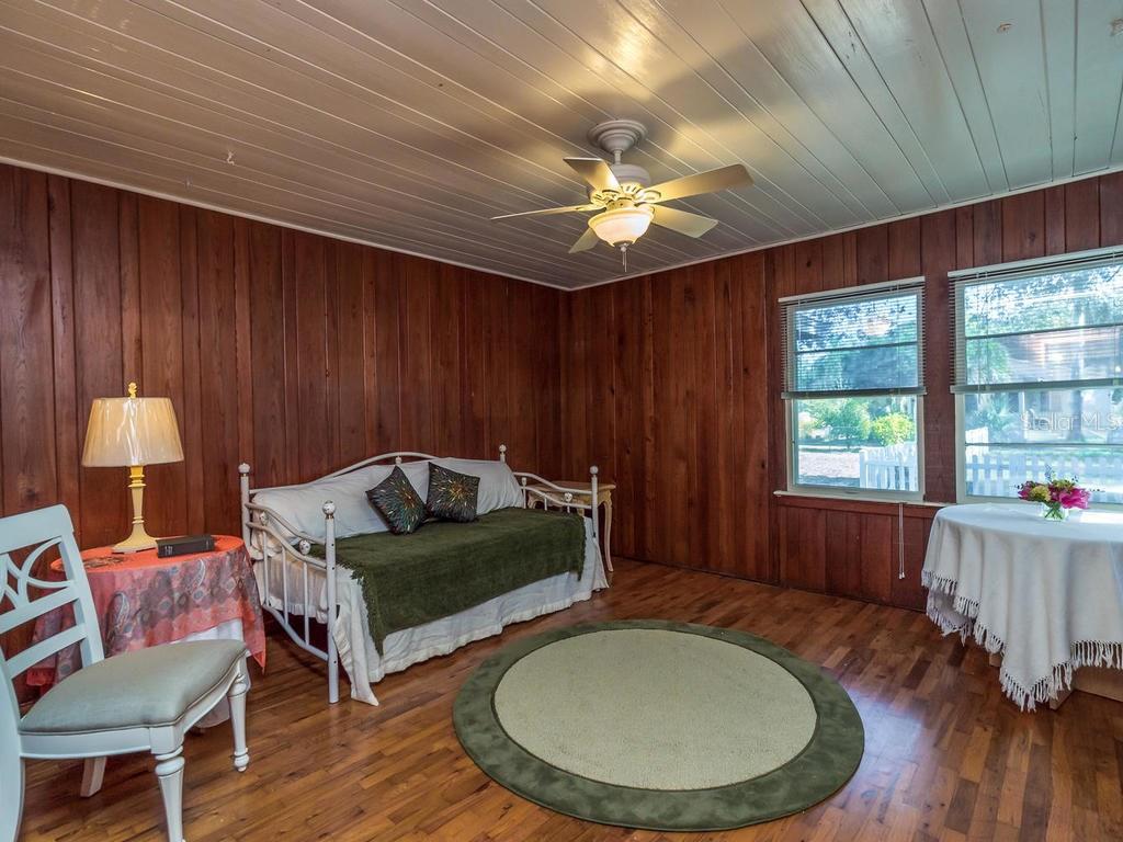 Valencia Terrace - A charming downtown cottage 