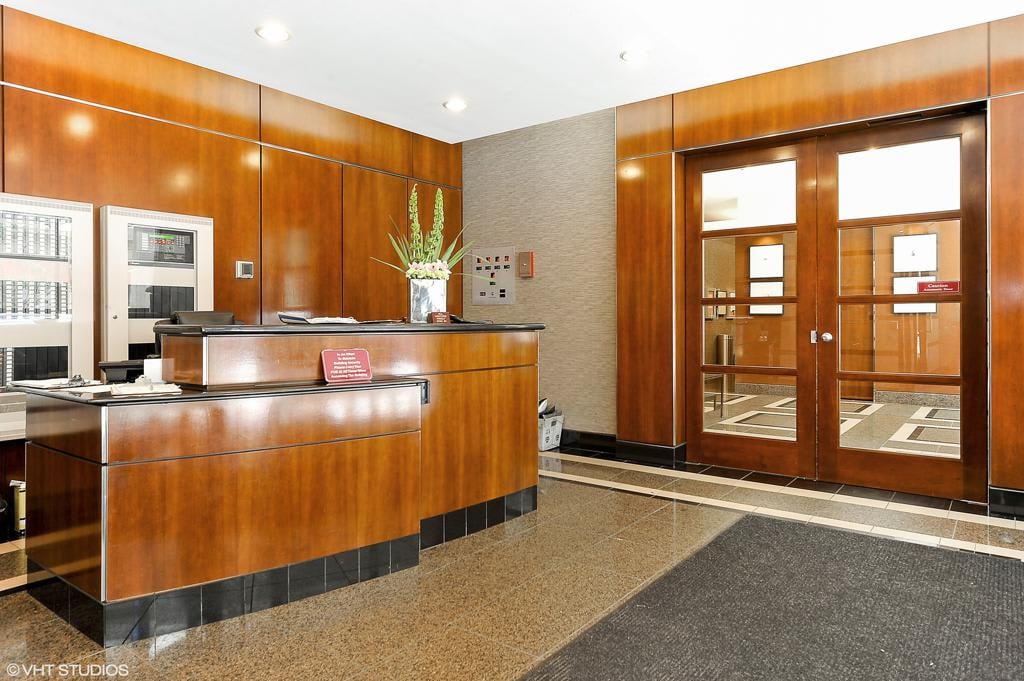 30 E Huron Unit 4609