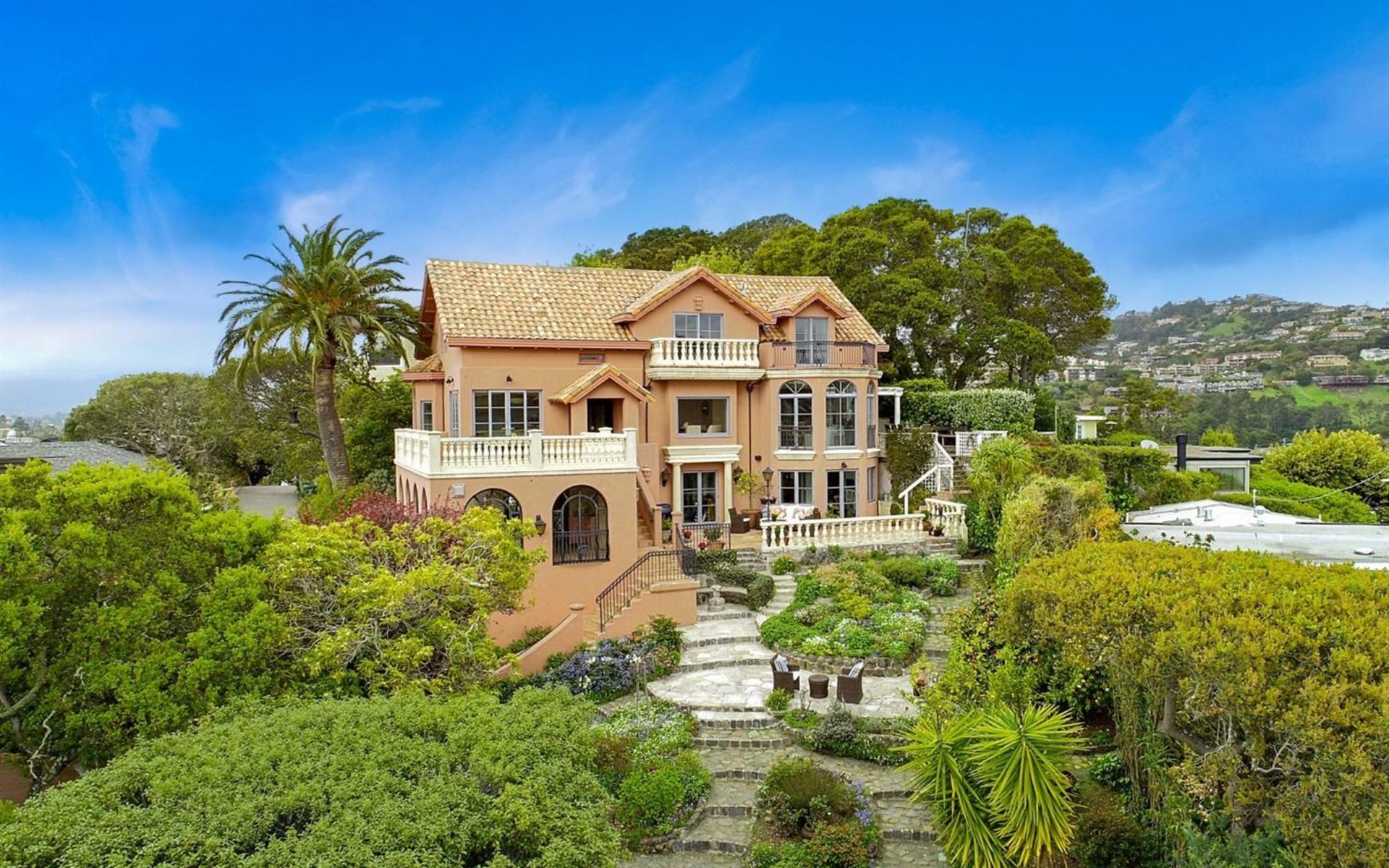80 Alcatraz Ave