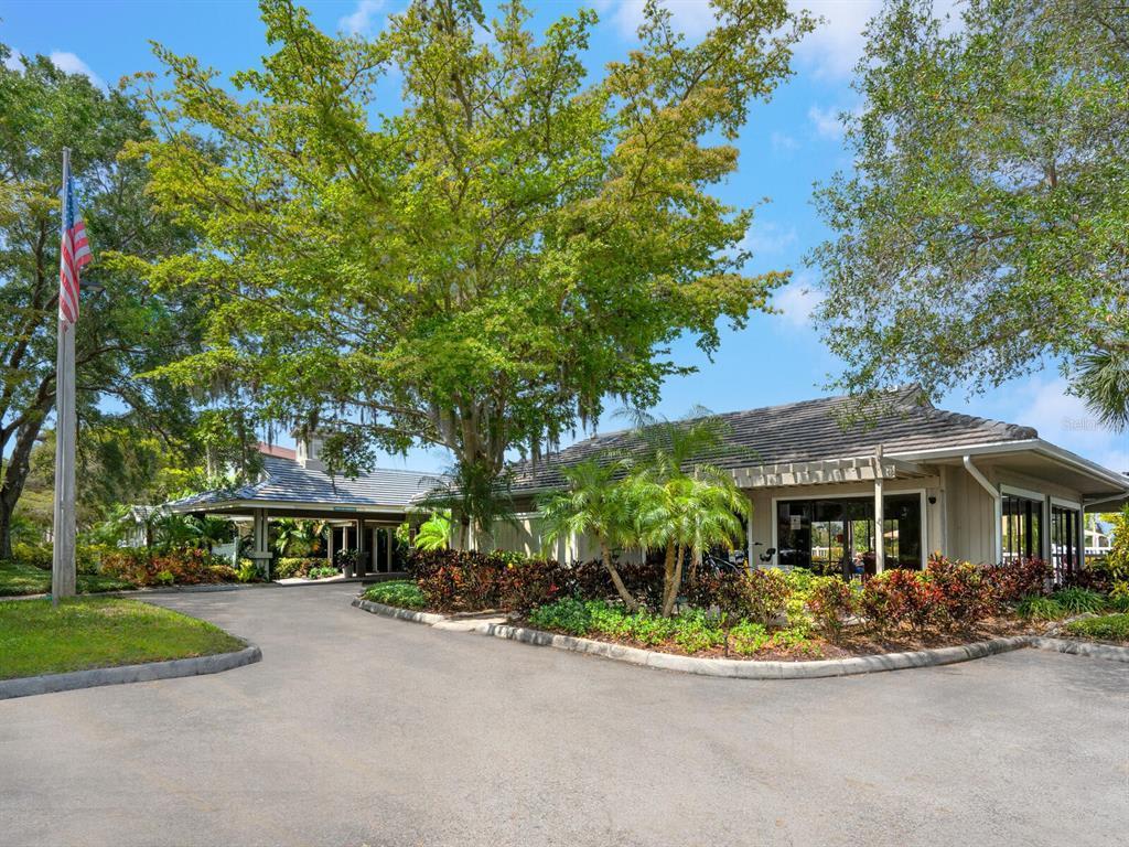 1669 Landings Ln