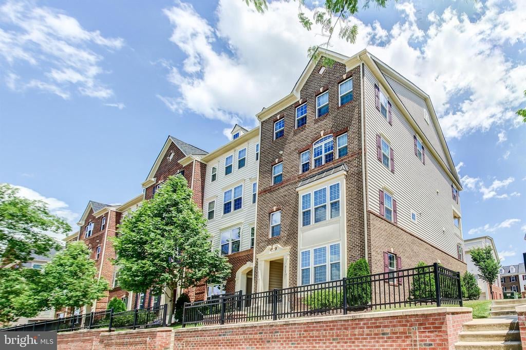 8127 Greenbelt Station Pkwy, #303M