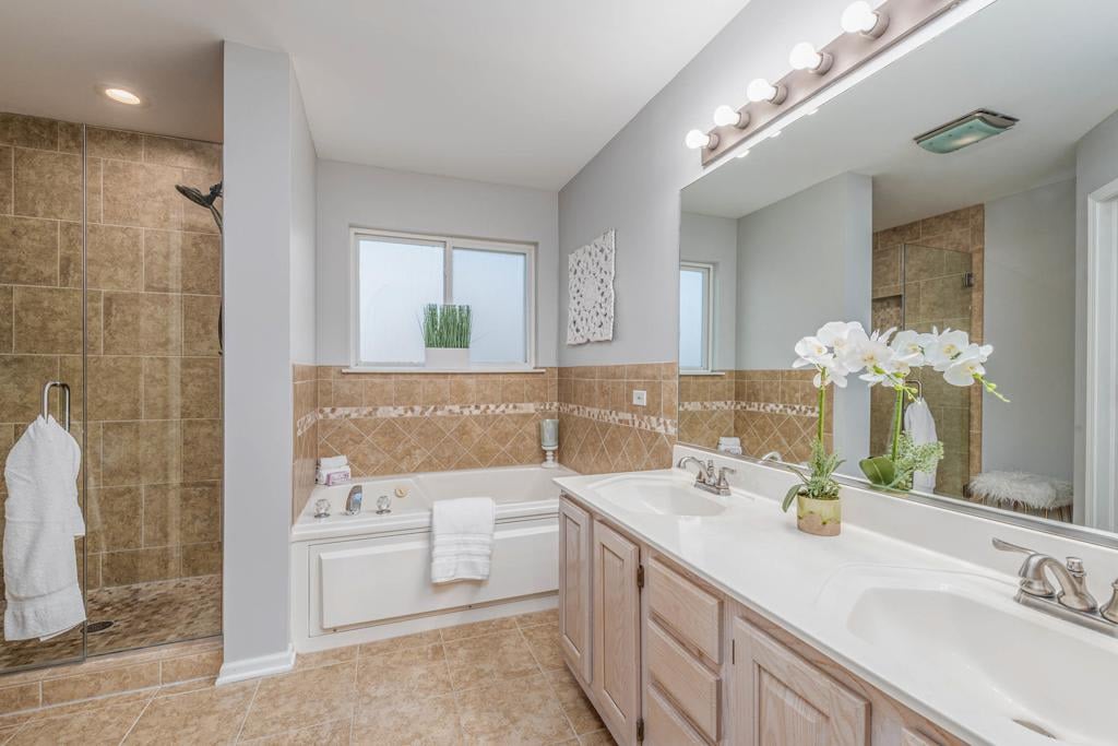 611 Woodbridge Dr 