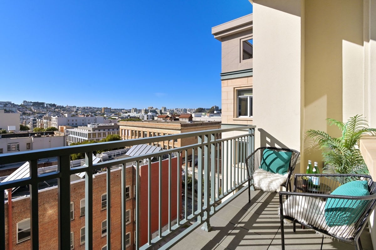 77 Van Ness Avenue, Penthouse 804