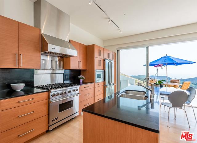 940 Latigo Canyon