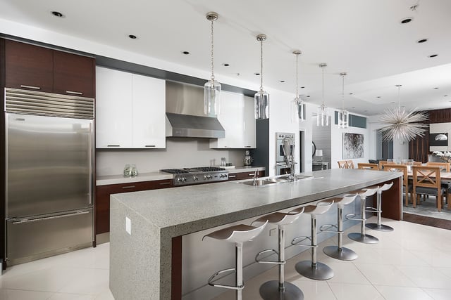 500 W Superior St Unit 2103