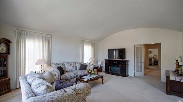 14 WALLACE CT