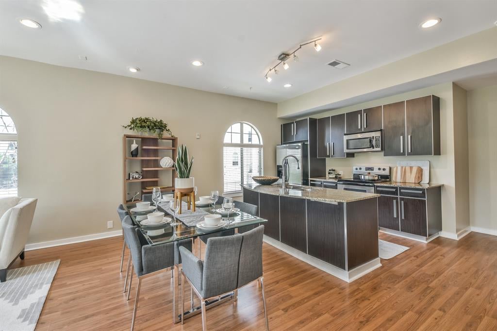 806 Jackson Hill Street Unit: 201
