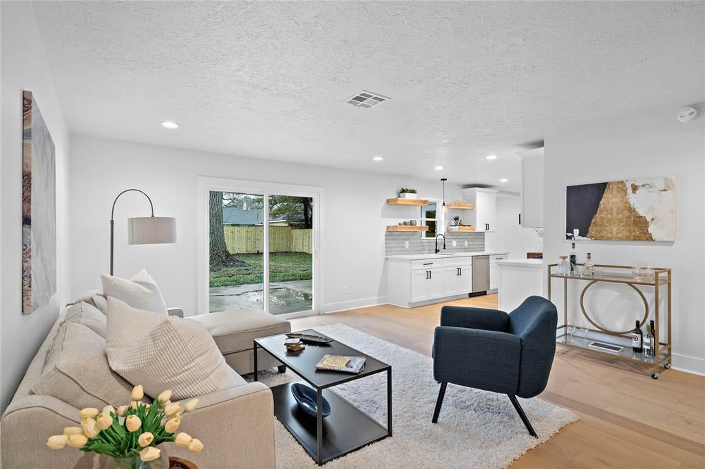 6007 Ettrick Dr.