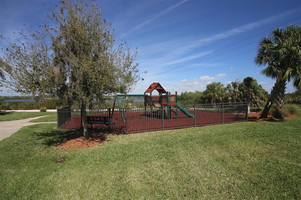 5211 Lake Overlook Ave, Bradenton, FL 34208