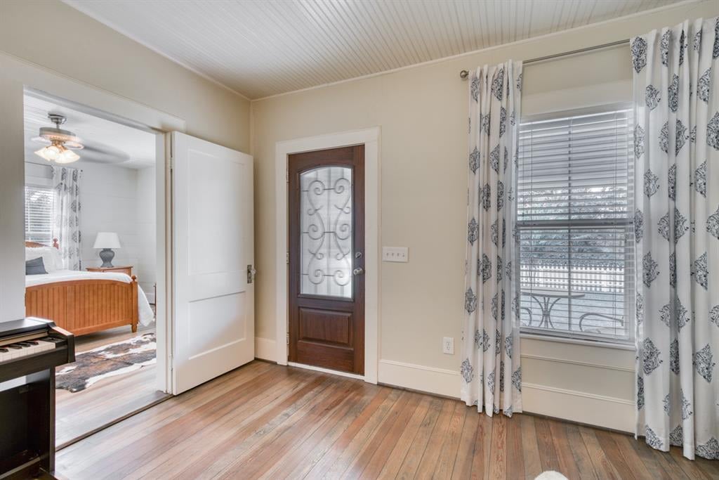 134 Houston St New Ulm, Tx 78950