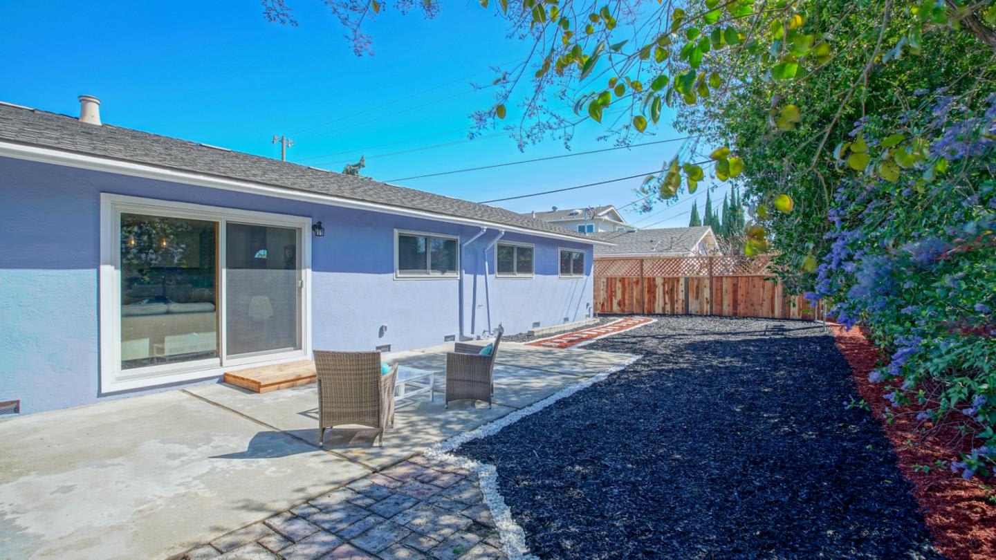 West Rincon Avenue, Campbell