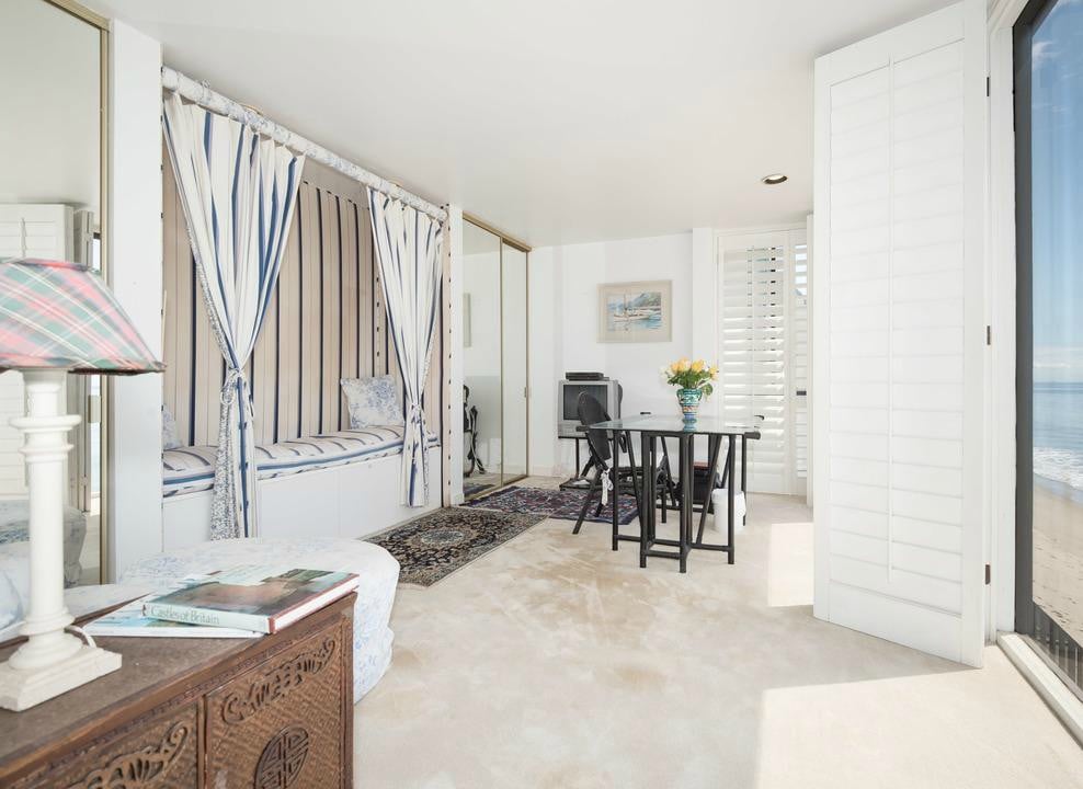 La Costa Beach Lease