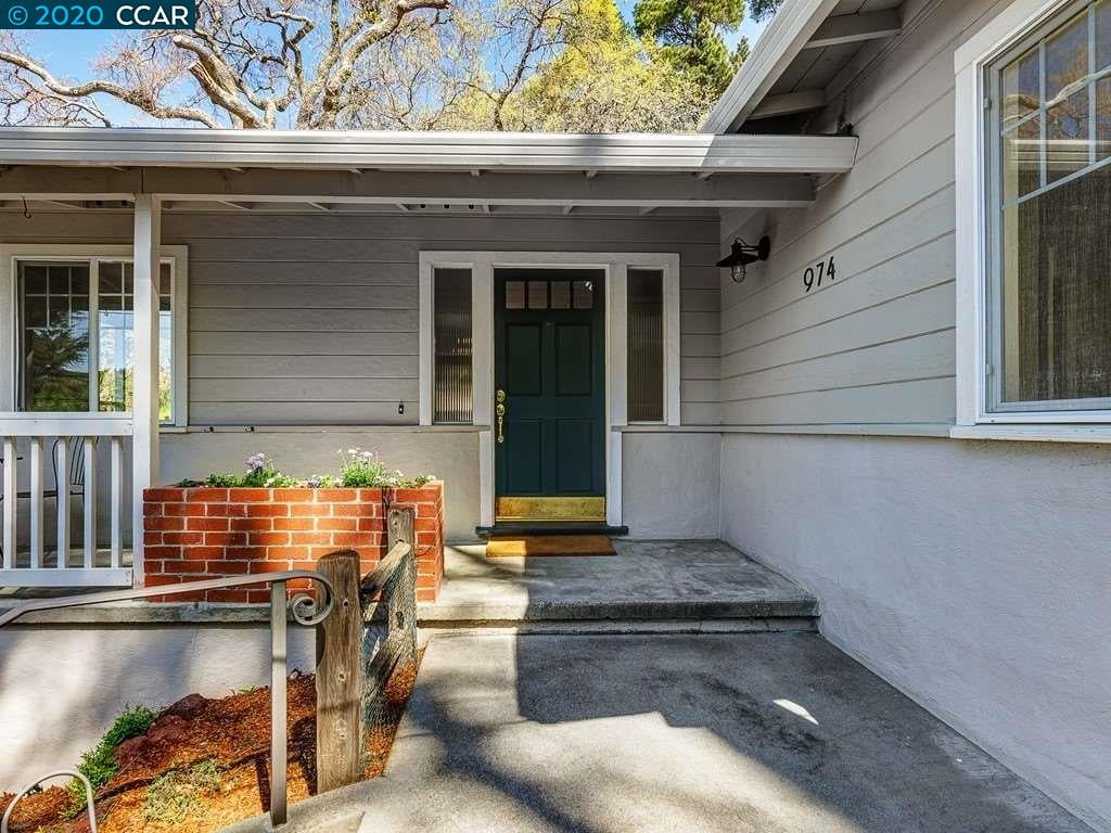 974 Janet Ln
