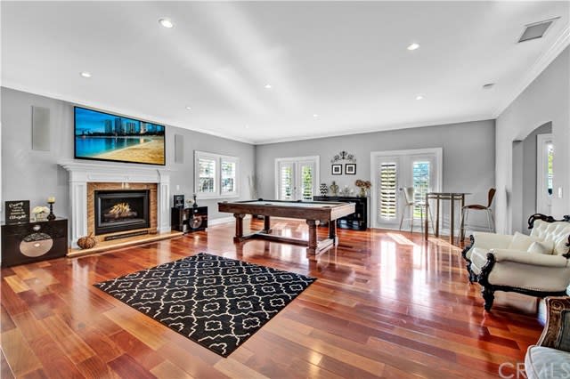 296 E Bay, Costa Mesa