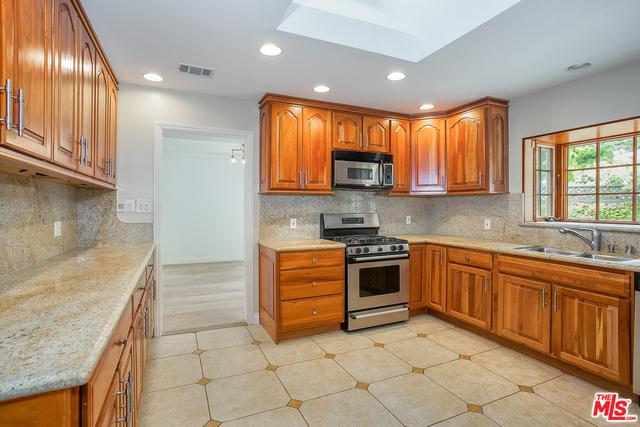 Traditional Beverly Hills Lease
