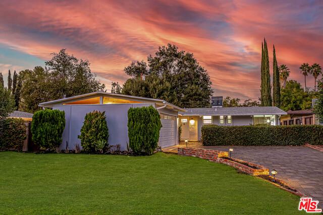 22835 Calabash St, Woodland Hills, CA