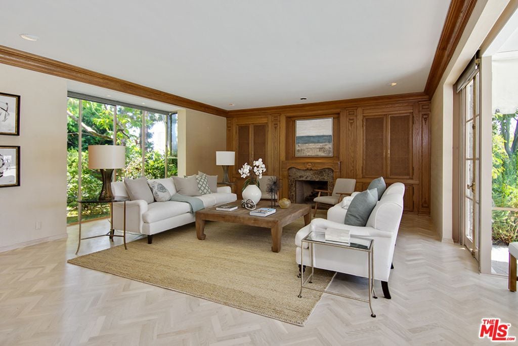959 N Alpine Dr