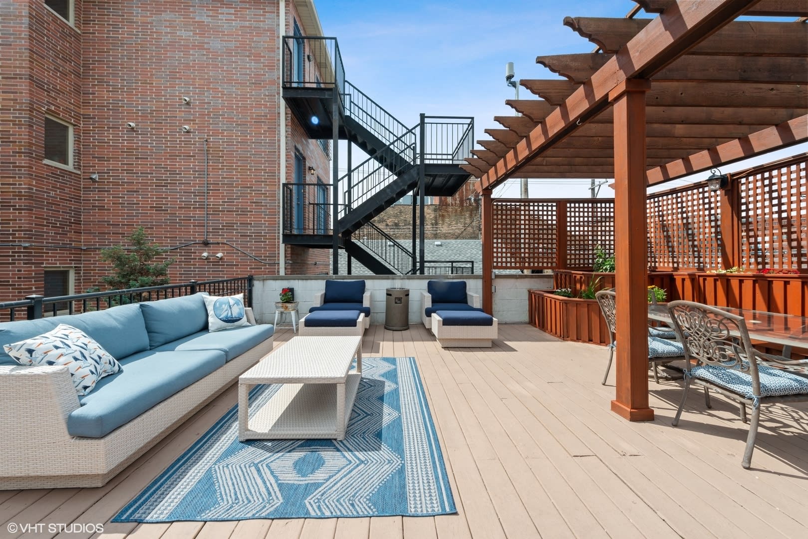 820 N Hermitage