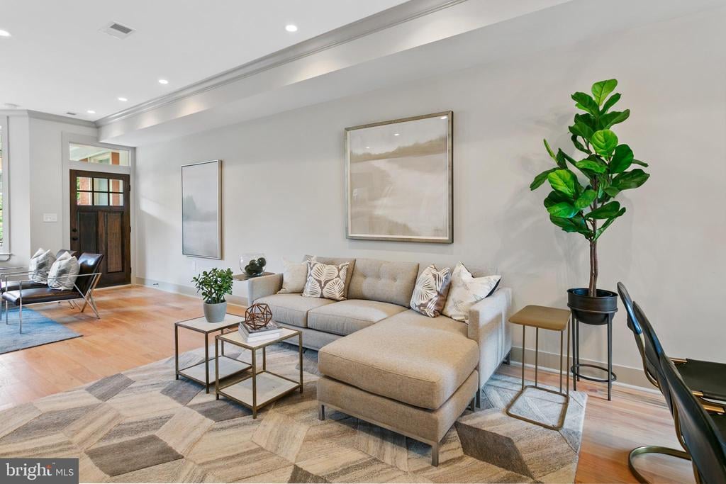 39 Adams St NW