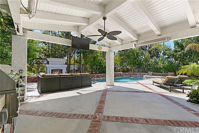 6652 Carriage Circle, Huntington Beach 