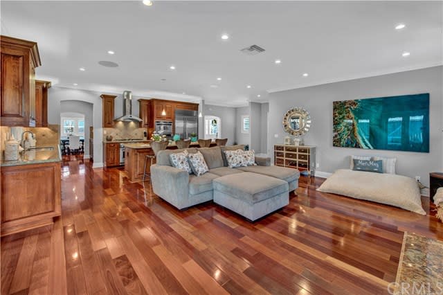 296 E Bay, Costa Mesa