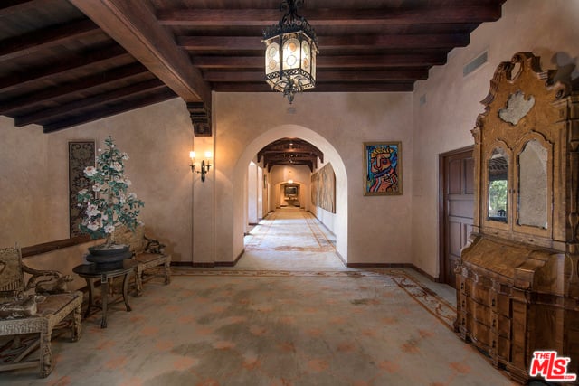 Valley Villa
