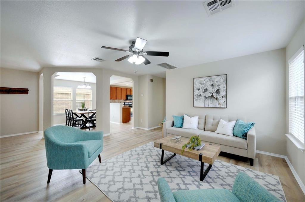 305 Moorhen Ln