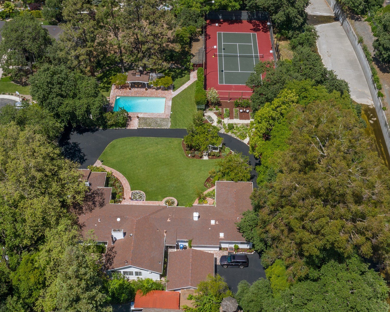 160 Alderwood Rd