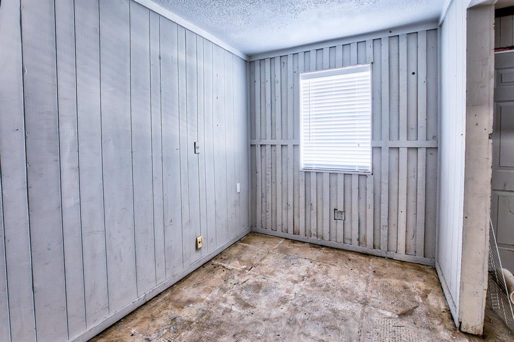 437 N Meinecke St Bellville, Tx 77418