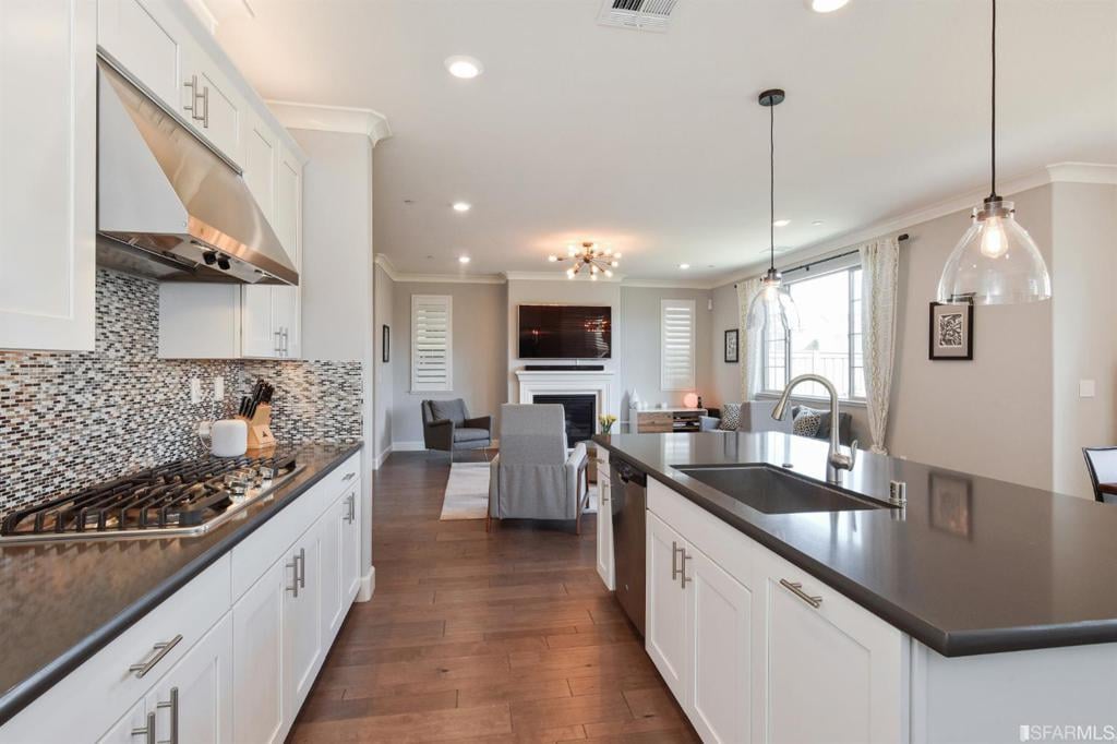 351 Crestview Cir Daly City, CA 94014