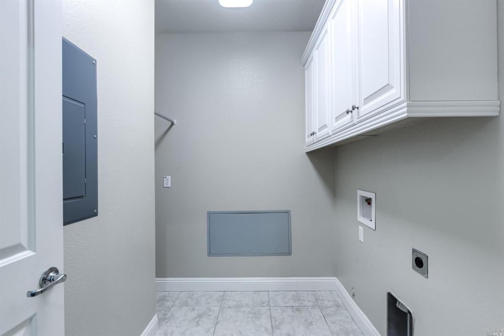 221 Jacquelyn Ln