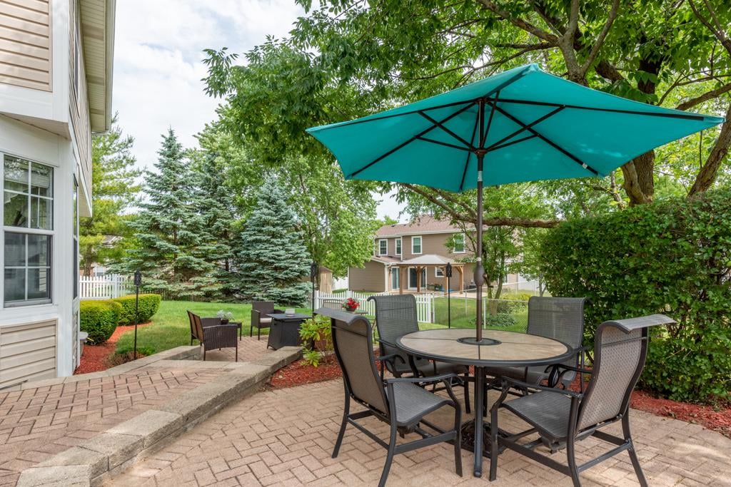 9 Horseshoe Ct