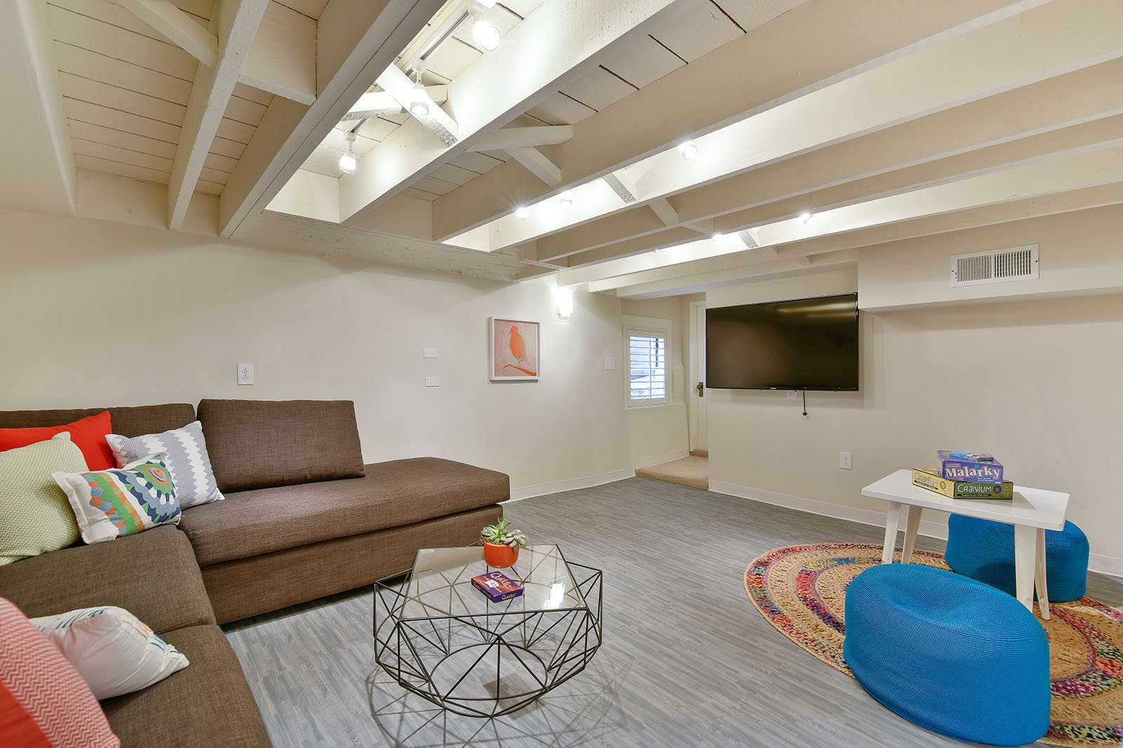 4026 Lakeshore Ave.